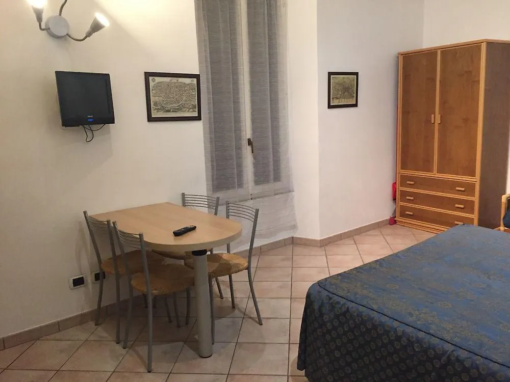 Apollo Apartments Colosseo Rome 3*,