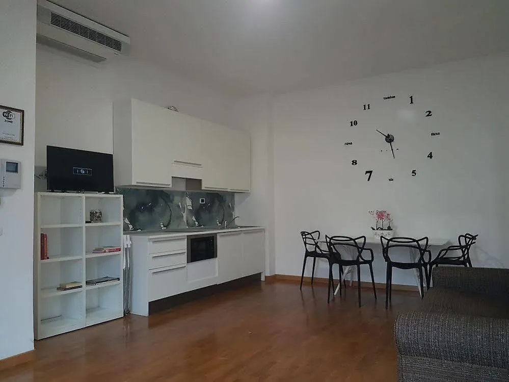 Apollo Apartments Colosseo Rzym 3*,  Włochy