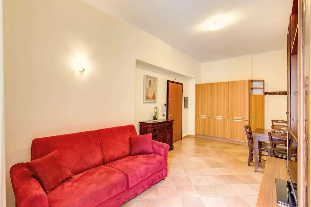 Apollo Apartments Colosseo Rzym 3*,